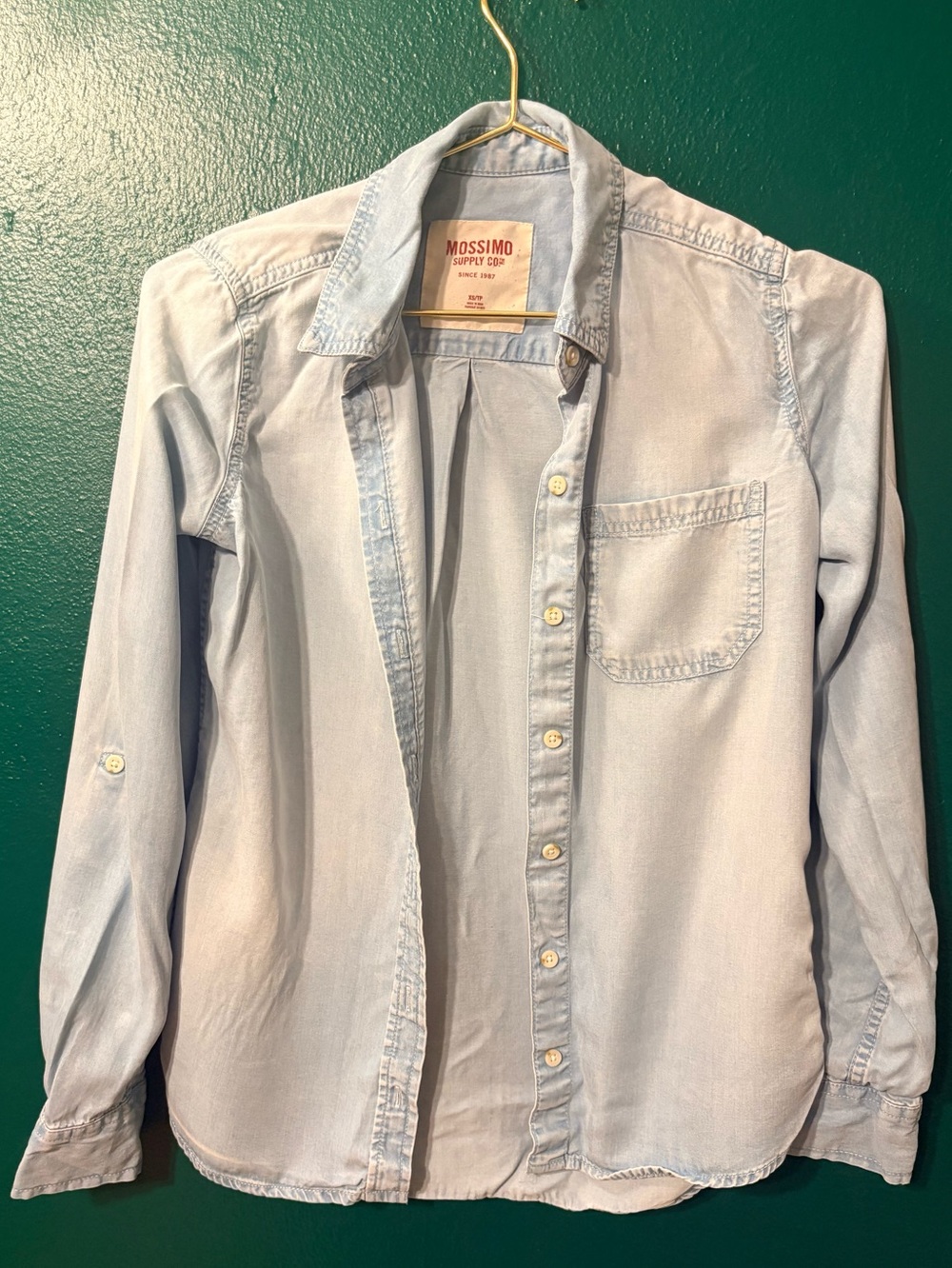 Mossimo Supply Co. Light Blue Denim Button-Front women’s Shirt
